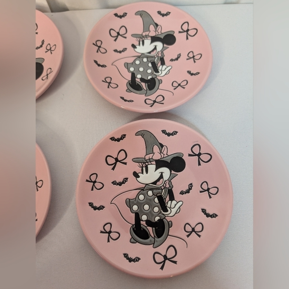 Disney Minnie Mouse Pink and Black Halloween Plates set Of 4 NWT - Picture 5 of 9